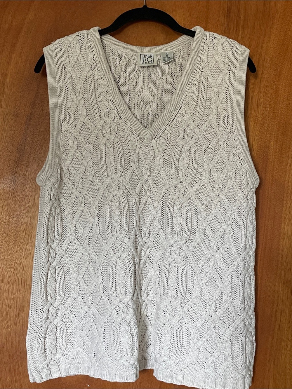 Vintage Field Gear Linen/Cotton Cream Cable-Knit V-Neck sleeveless Sweater